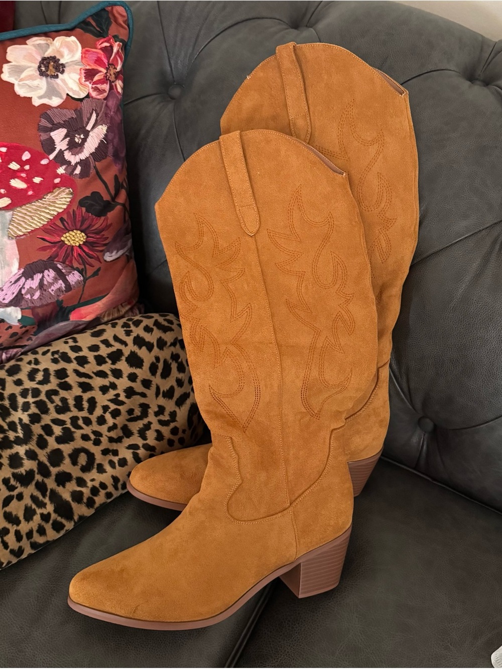 Brand New Tan Vegan Suede Western Cowboy Boots - Picture 3 of 7